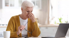 Το αυτοάνοσο σύνδρομο που προειδοποιεί με έντονη ξηρότητα σε μάτια και στόμα