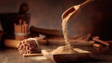 Tα μυστικά της κανέλας: είδη, οφέλη και χρήση στην κουζίνα