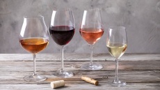 6 κρασιά που επιλέξαμε για τον Μάρτιο