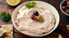 Ταραμοσαλάτα: 13 πολύχρωμες προτάσεις για το τραπέζι της Σαρακοστής