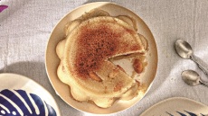 Καθαρά Δευτέρα: 19 παραδοσιακά και ιδιαίτερα γλυκά με σιμιγδάλι και ταχίνι