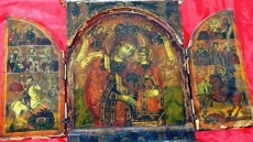 Θεσσαλονίκη: Συνελήφθη αρχαιοκάπηλος που βρέθηκαν σπίτι του αγιογραφία, βυζαντινό δαχτυλίδι και νομίσματα