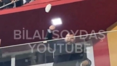 Τουρκία: Άνθρωπος της Φενέρ πετούσε γυάλινα ποτήρια σε οπαδούς της Τράμπζονσπορ - Δείτε βίντεο