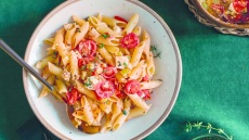 Η εύκολη πικάντικη σάλτσα μπουγιουρντί, έτοιμη σε 15′ στη φριτέζα αέρος