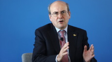 Χατζηδάκης στο Reuters: Η Ελλάδα βρίσκεται και πάλι στο ραντάρ των επενδυτών