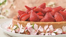 Καλωσορίζουμε την άνοιξη με 5 συνταγές για φαγητό, γλυκό και ποτό