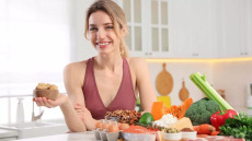 Άνοια: Η διατροφή που καθυστερεί την απώλεια μνήμης και προστατεύει τον εγκέφαλο