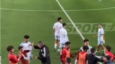 Αλγερία: Ο προπονητής της Εθνικής ομάδας U20 χαστούκισε ποδοσφαιριστές μετά από σύρραξη - Δείτε βίντεο