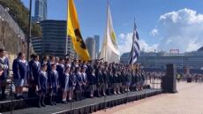 Αυστραλία: Οι Έλληνες της διασποράς τραγουδούν τον εθνικό ύμνο έξω από την όπερα του Σίδνεϊ - Δείτε βίντεο