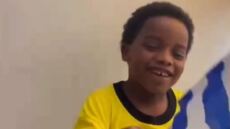 ΑΕΚ: Ο απίθανος γιος του Λιβάι Γκαρσία εύχεται «Χρόνια Πολλά Ελλάδα» και τραγουδά «μάνα μου τα κλεφτόπουλα»