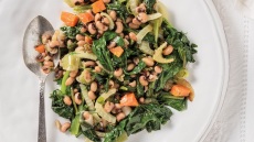 Σέσκουλα με φασόλια μαυρομάτικα