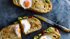 Πρωινό: 30 αλμυρές και γλυκές προτάσεις για να φτιάξετε στο σπίτι τις Κυριακές