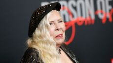 Τζόνι Μίτσελ: Τα τραγούδια της είναι και πάλι διαθέσιμα στο Spotify