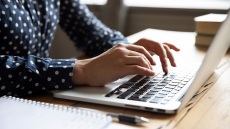 Πόσα ξοδεύω για φαγητό. Ε.Μ., single, 32 ετών δημοσιογράφος, με μηνιαίο εισόδημα €1000