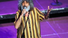 Γιάννης Γιοκαρίνης: Συνελήφθη γιατί έπιασε από τον λαιμό και απείλησε τη σύζυγό του