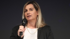 Η Μπεκατώρου ανταπαντά στην Κεφάλα για τα προβλήματα στη διαχείριση περιστατικών ενδοοικογενειακής βίας