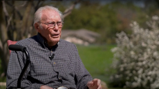 Έκλειψη ηλίου: Είναι 105 ετών και θα δει την 13η στη ζωή του - Φρενίτιδα στην Αμερική για το φαινόμενο