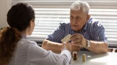 Φάρμακα – Τιμές: Βαθιά το χέρι στην τσέπη έβαλαν και το 2023 οι πολίτες – Έρευνα του ygeiamou