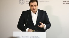 Κυριάκος Πιερρακάκης: Αν ο γονιός δεν υπογράψει τον νέο σχολικό κανονισμό, το παιδί δεν θα εγγράφεται στο σχολείο