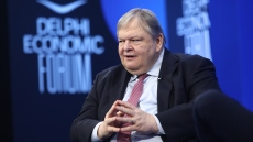 Οικονομικό Φόρουμ Δελφών - Βενιζέλος για απομνημονεύματα Σόιμπλε: Σεβάστηκε να μείνουμε στην Ευρωζώνη αλλά δεν μας διευκόλυνε