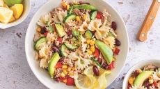 Ζυμαρικά και όσπρια τα κάναμε σαλάτα