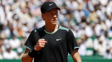 Δύσκολος ημιτελικός για τον Τσιτσιπά - Με τον φορμαρισμένο Σίνερ για μια θέση στον τελικό στο Μόντε Κάρλο - Βίντεο 