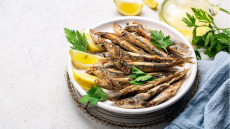 Ψάρια και θαλασσινά: Ποια είναι τα πιο θρεπτικά; Ένας καθηγητής του Χάρβαρντ απαντά