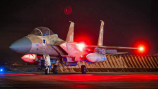 Ισραήλ: Μαχητικό αεροσκάφος εκτός Ιράν εκτόξευσε τρεις πυραύλους σε ραντάρ αεράμυνας κοντά στο Ισφαχάν, λέει το ABC News