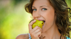 Το αντικαρκινικό φρούτο που προστατεύει την καρδιά και βοηθά στην απώλεια βάρους