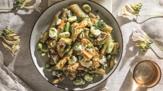 Αγκινάρες: 10 σαλάτες με όσπρια, αυγά και χόρτα που θα λατρέψετε