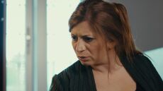 H Γη της Ελιάς: Η Κούλα εμφανίζεται στην Αρεόπολη και ξεκινά να καταστρώνει τα σχέδιά της