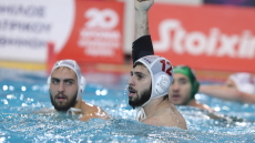 Ο Ολυμπιακός κέρδισε 10-8 την Φερεντσβάρος και «βλέπει» πρόκριση στο Final Four της Ευρώπης στο πόλο ανδρών -Βίντεο 