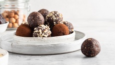 10 νηστίσιμα και εύκολα γλυκά σνακ για μικρούς και μεγάλους