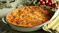 Πένες ογκρατέν με μπέικον και λιαστή τομάτα