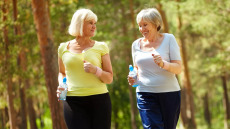 Τρέξιμο: Μη φοβάστε να το ξεκινήσετε ακόμη και αν έχετε πατήσει τα 50 – Τα οφέλη