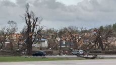 ΗΠΑ: Δεκάδες ανεμοστρόβιλοι έπληξαν κεντρικές πολιτείες