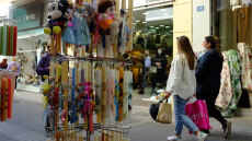 Εορταστικό ωράριο Πάσχα 2024: Ανοιχτά σήμερα τα εμπορικά καταστήματα - Αναλυτικά οι ώρες