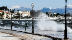 Με καλό καιρό το Σαββατοκύριακο, προσοχή στα ισχυρά μελτέμια - Έρχονται καταιγίδες εξπρές τη Δευτέρα, θα βρέξει και στην Αττική 