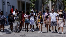 ΤτΕ: Πάνω από 30 εκατομμύρια οι τουρίστες το 2023 στην Ελλάδα - Στα 20,6 δισ. ευρώ τα έσοδα, με αύξηση 16,5%