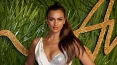 Ιρίνα Σάικ: Η προκλητική φωτογράφιση για γνωστό σχεδιαστή