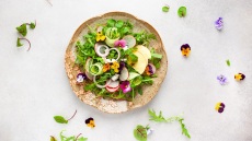 Πρωτομαγιά: 5 ανοιξιάτικες συνταγές για να πιάσουμε τον Μάη