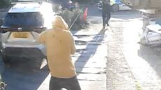 Λονδίνο: Με έξι αστυνομικούς και τρία χτυπήματα από taser η σύλληψη του 36χρονου που επιτέθηκε με σπαθί