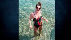 Βασιλική Τρουφάκου: Πόζαρε με χρωματιστό, ολόσωμο μαγιό λίγο πριν υποδεχτεί το πρώτο της παιδί