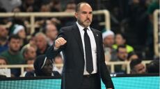 Τσους Ματέο: Ανησυχούμε για τον Ντεκ, έφυγε με πατερίτσες