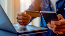 Οκτώ στους 10 Έλληνες κάνουν αγορές από online πλατφόρμες χωρών εκτός ΕΕ όπως Temu και Shein
