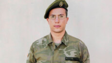 Καμία ποινική δίωξη για τον θάνατο του στρατιώτη Θανάση Νικολάου πριν 20 χρόνια στην Κύπρο – Η μητέρα καταγγέλλει συγκάλυψη