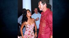 Σάλμα Χάγιεκ: Η φωτογραφία με τον Πιρς Μπρόσναν από τα παλιά