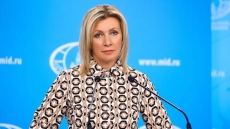 Στο πλευρό του Τραμπ η Ζαχάροβα για το εξώφυλλο του Time: Μόνο «άρρωστοι» θα διάλεγαν αυτή τη φωτογραφία
