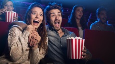 Γιατί τρώμε ποπ κορν όταν πηγαίνουμε στο σινεμά