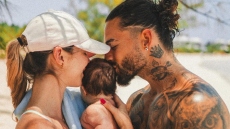 Μαλούμα: Οι τρυφερές φωτογραφίες με τη Σουσάνα Γκόμεζ και τη 2 μηνών κόρη τους